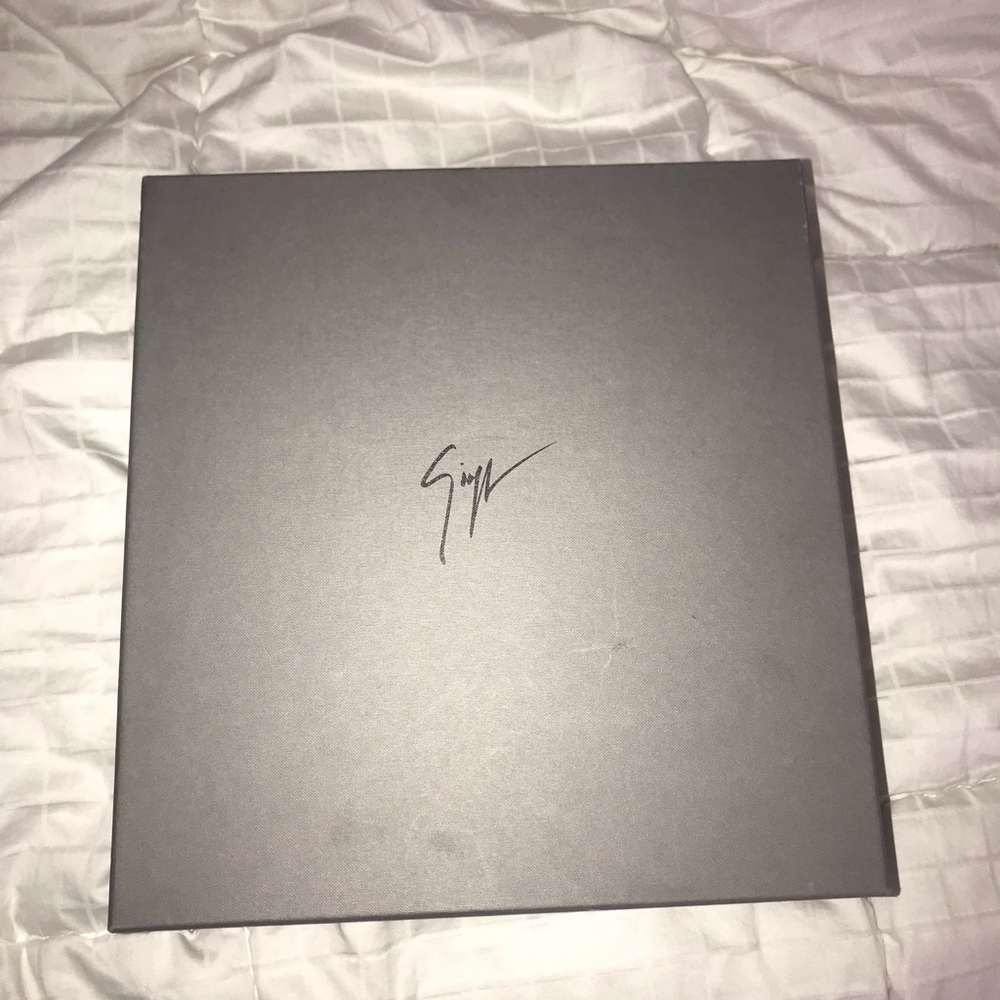 😍Giuseppe zanotti. Women snake skin sneakers... - Picture 7 of 7